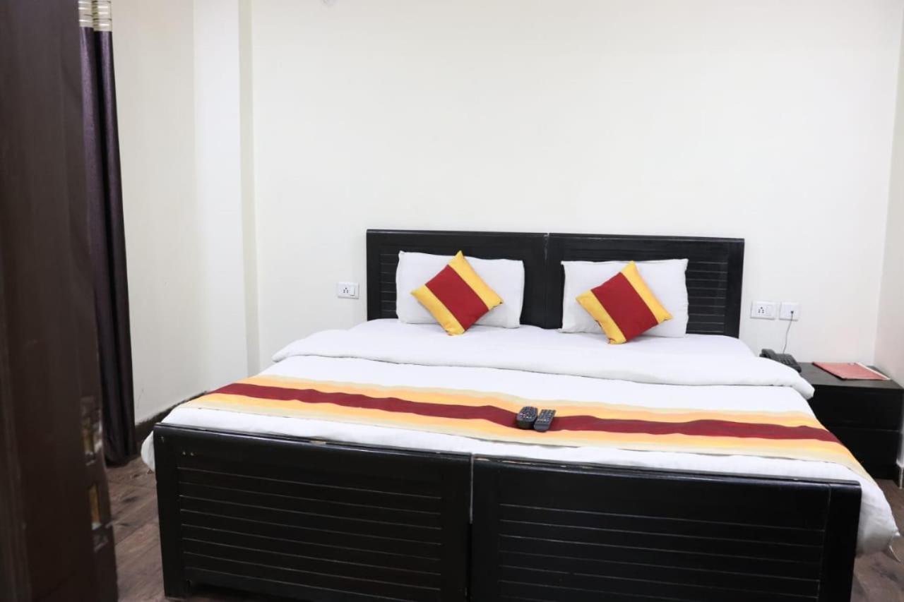 Hotel Marigold New Delhi Bagian luar foto