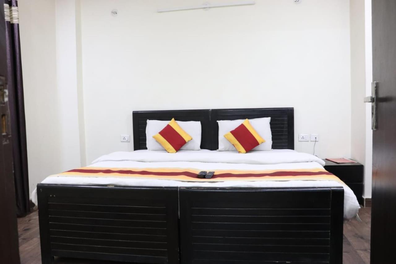 Hotel Marigold New Delhi Bagian luar foto