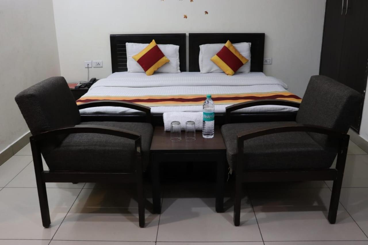 Hotel Marigold New Delhi Bagian luar foto