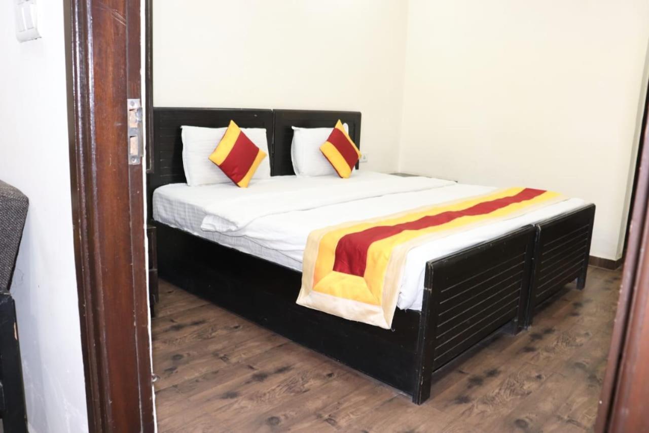 Hotel Marigold New Delhi Bagian luar foto