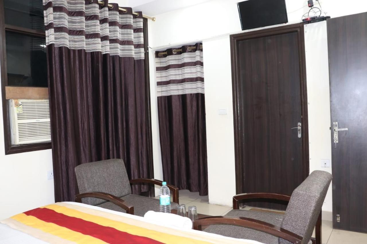 Hotel Marigold New Delhi Bagian luar foto