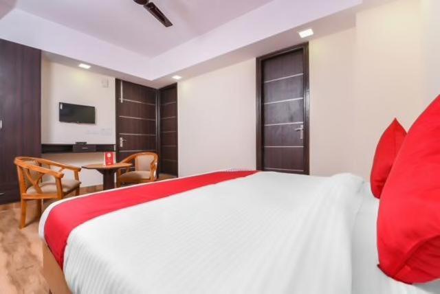 Hotel Marigold New Delhi Bagian luar foto