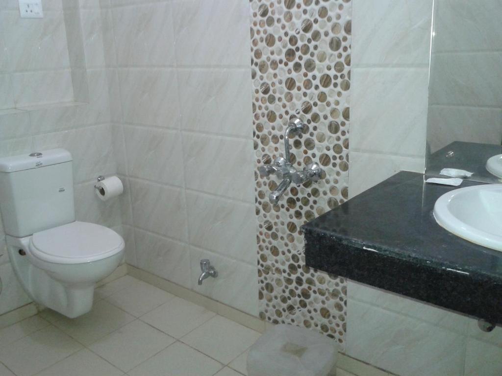 Hotel Marigold New Delhi Bagian luar foto