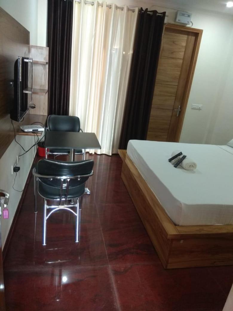 Hotel Marigold New Delhi Bagian luar foto