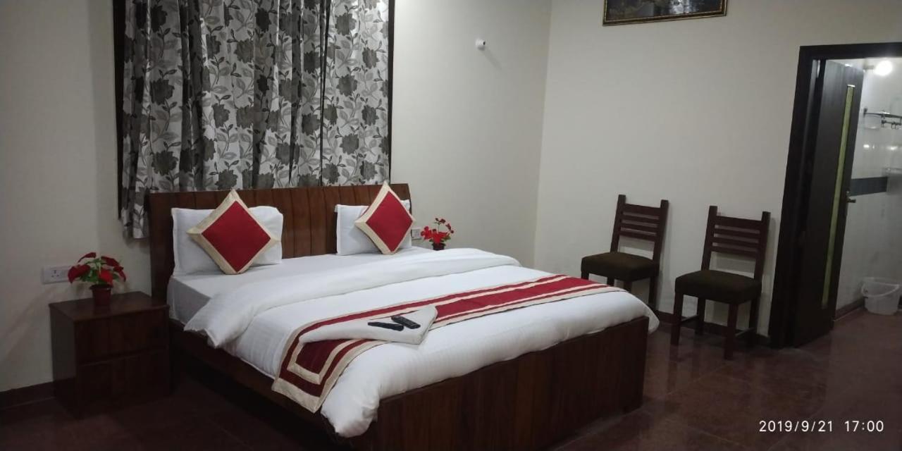 Hotel Marigold New Delhi Bagian luar foto
