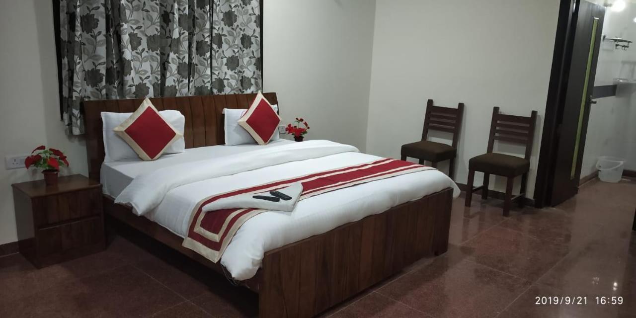 Hotel Marigold New Delhi Bagian luar foto